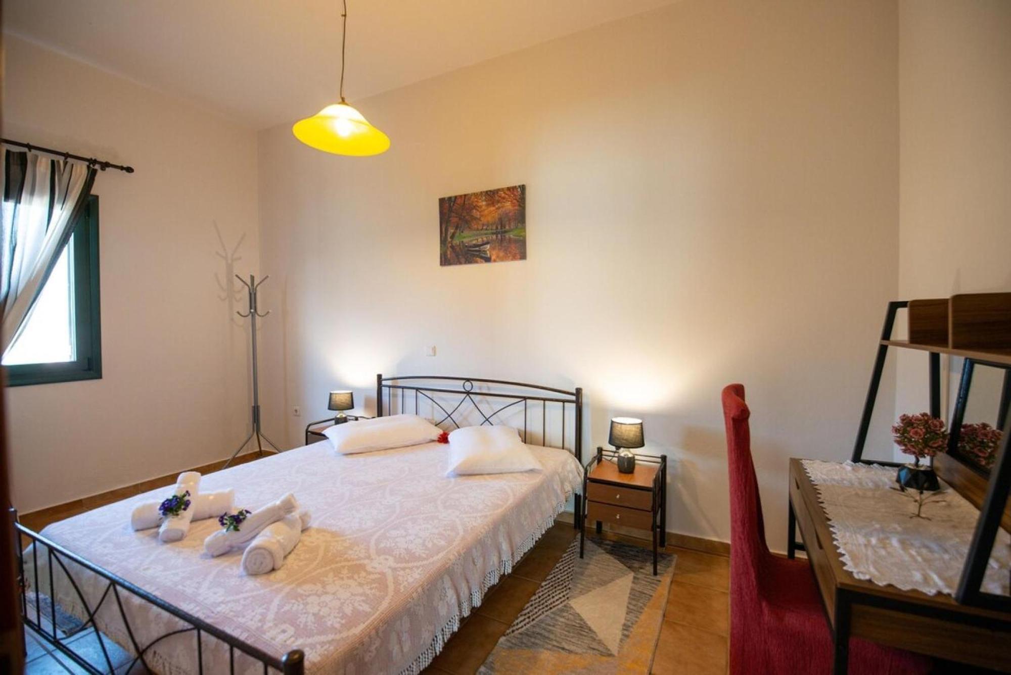 Peroulakis Traditional House Holiday home *