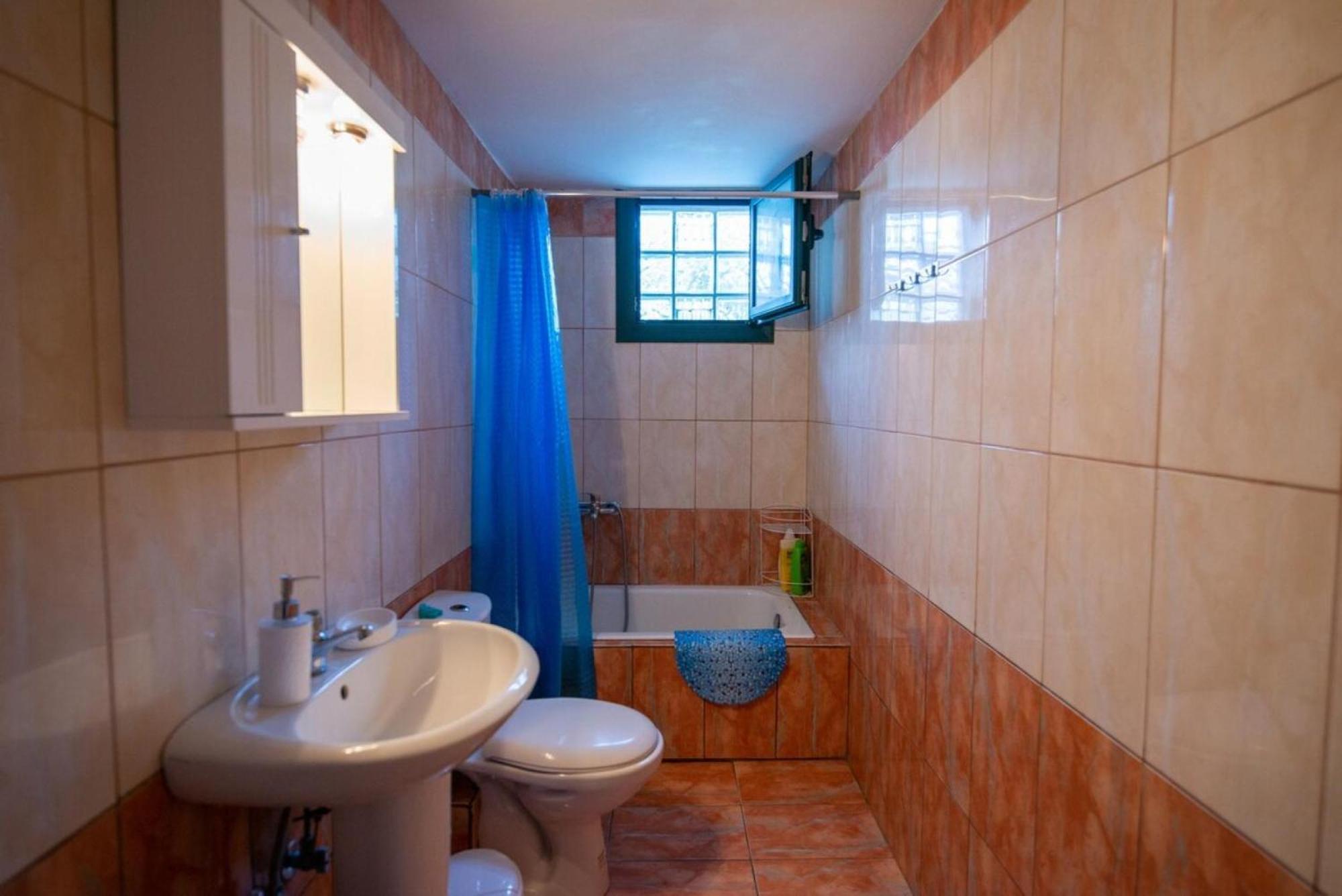 Holiday home Peroulakis Traditional House Afrata
