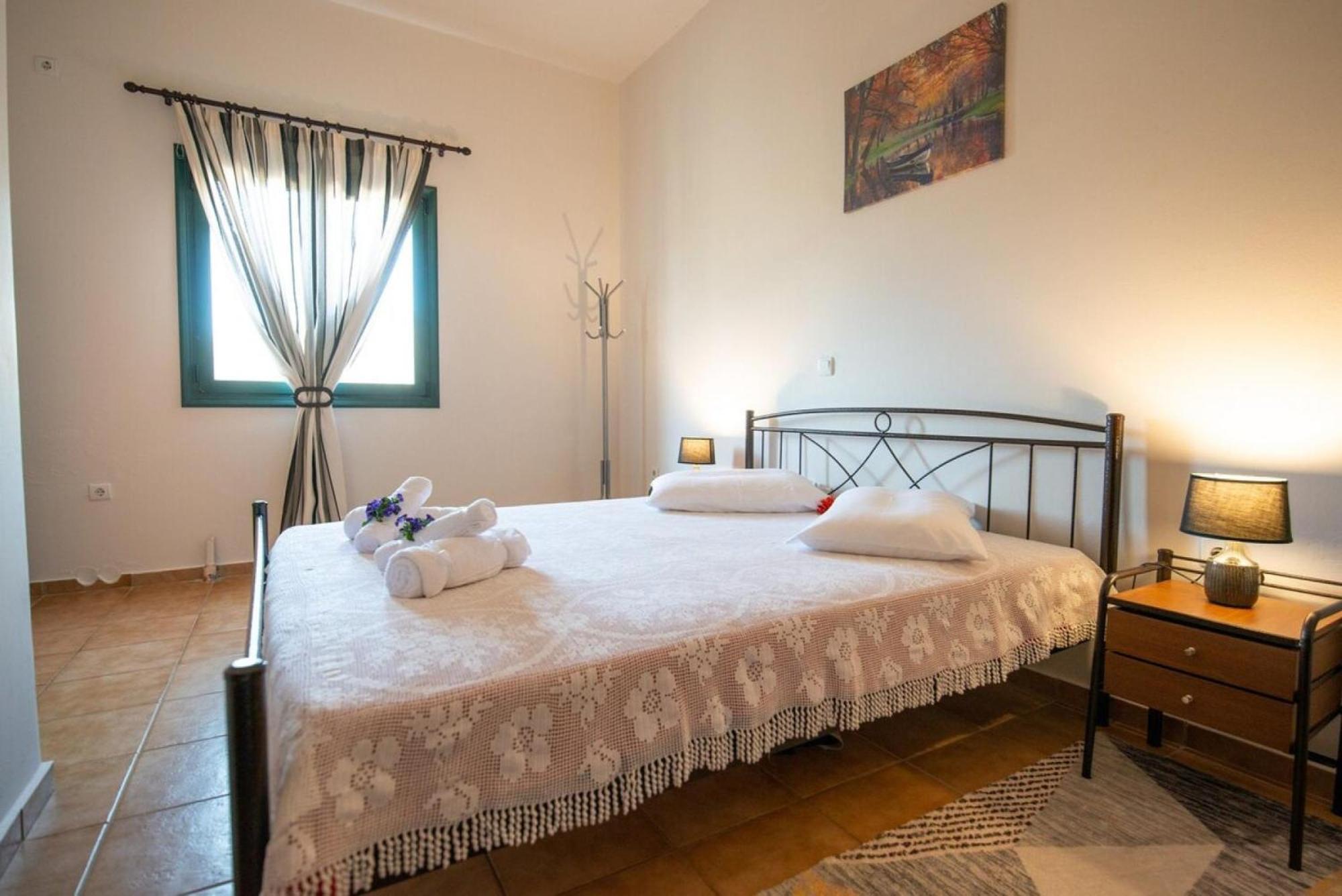 Peroulakis Traditional House Holiday home *